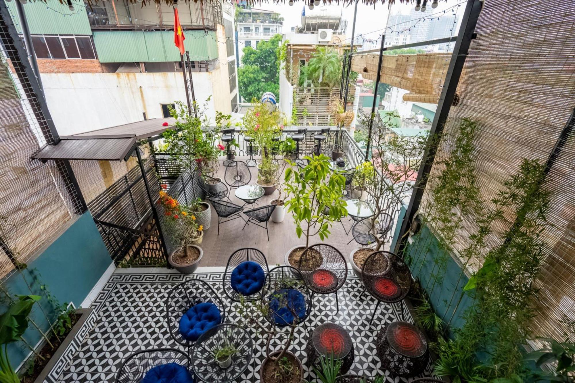 Khách sạn Ben's And - Pub 2